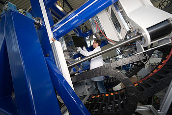 Das IKV verfügt über ein exzellent ausgestattetes Technikum für Projekte im Forschungsbereich Faserverstärkte Kunststoffe